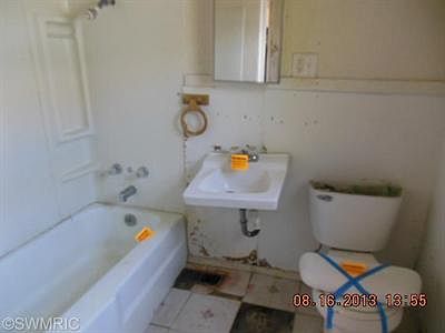 3rd image of 330 E Edgerton St