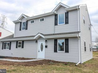 42 Coral Ln, Levittown, PA 19055