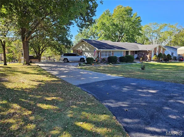 265 Grandview Dr, Jackson, MO 63755