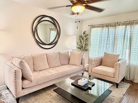 5th image of 150 E Floral Dr