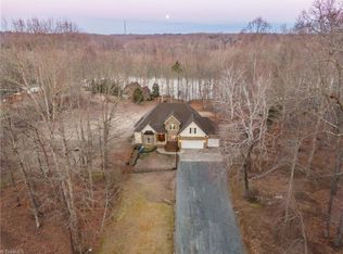 8788 Van Hoy Rd, Kernersville, NC 27284