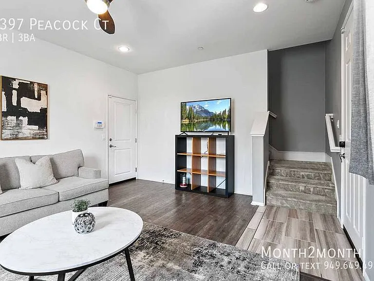 6397 Peacock Ct — Photo 3