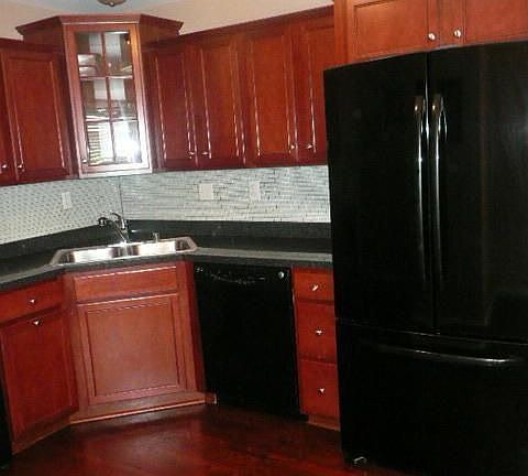 3rd image of 305 Nelson Park