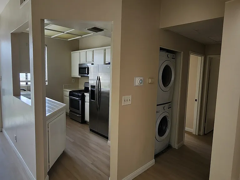 7211 Cozycroft Ave #68 — Photo 14