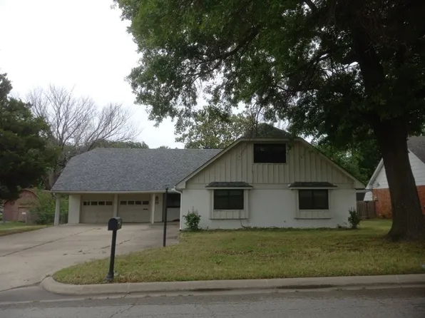 1208 Swan Dr, Bartlesville, OK 74006