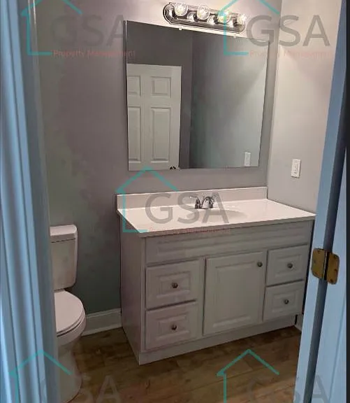694 Saxon Ave — Photo 20