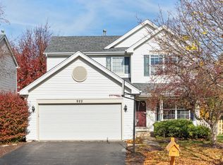 922 Lakestone Ln, Aurora, IL 60504