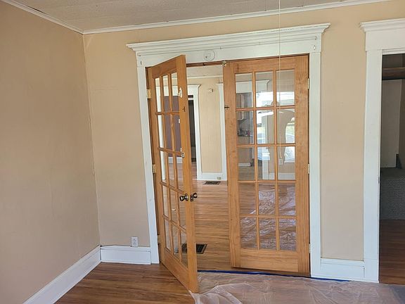 4th image of 533 Prescott St
