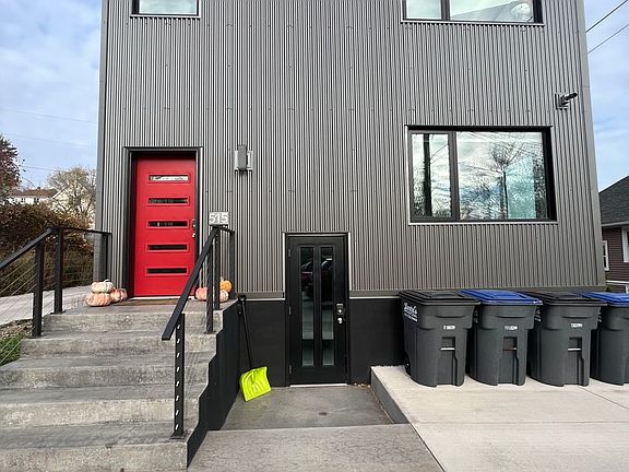 3rd image of 515 N Lake Ave Unit 1