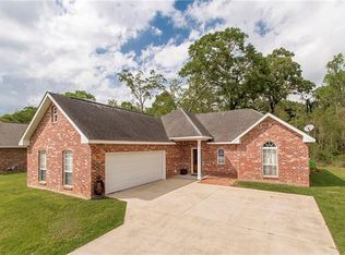 39147 Creek Dr, Ponchatoula, LA 70454