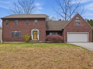 26 Woodside Cir, Sturbridge, MA 01566