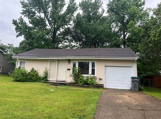 512 Aldergate St, Farmington, MO 63640