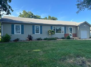 15 E Rosehill St, Marshall, MO 65340