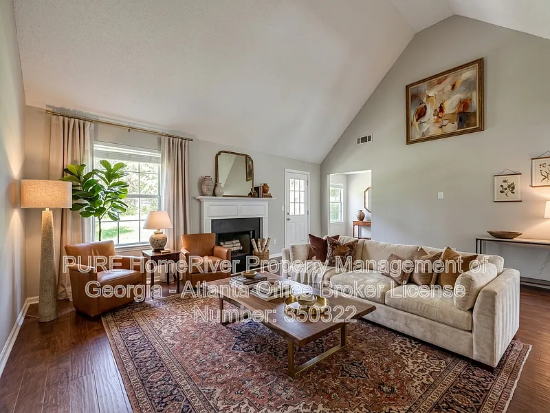 4 bed, 3.0 bath, 2112 sqft, $2,235 — Photo 2