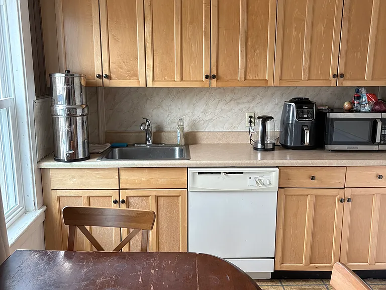 33 Snow St — Photo 8