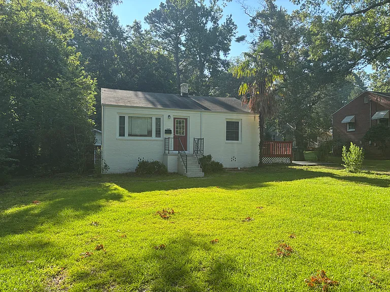 229 Urban Dr — Photo 2