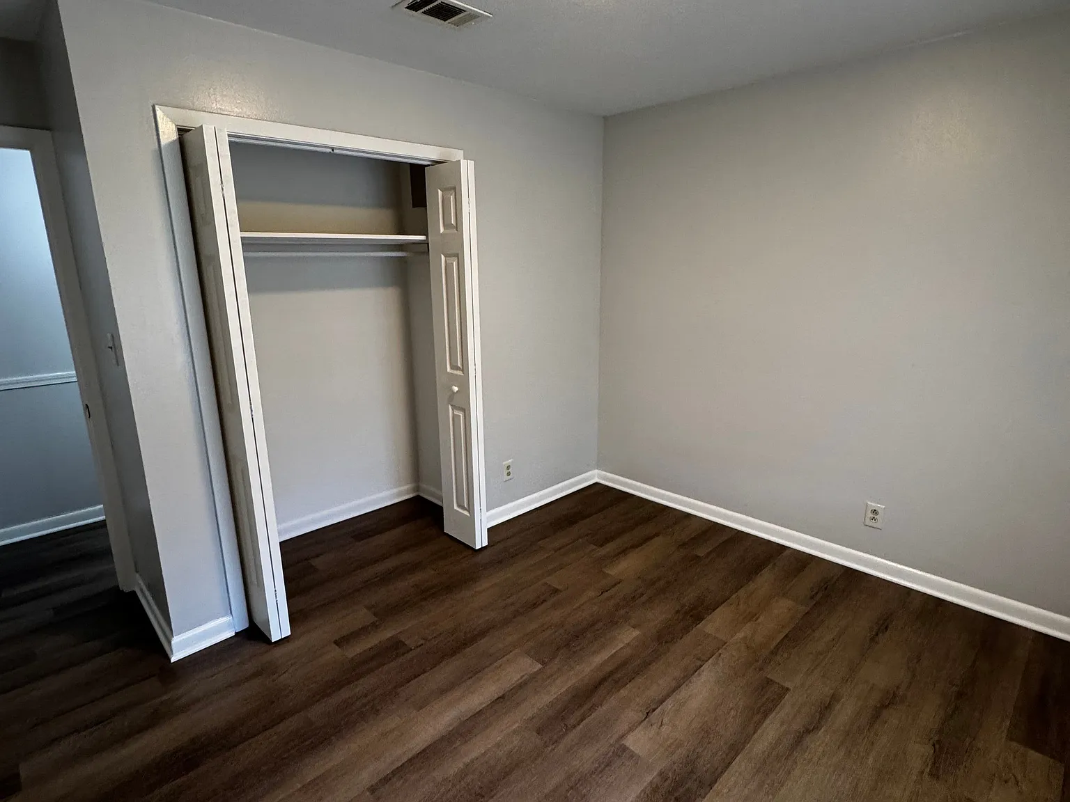 3 bed, 1.5 bath, 1278 sqft, $1,300 — Photo 4
