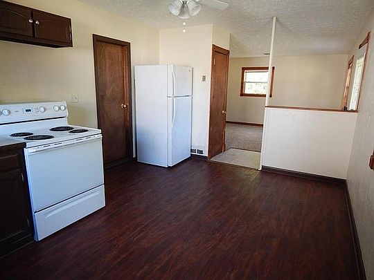 5th image of 44 Saratoga Dr
