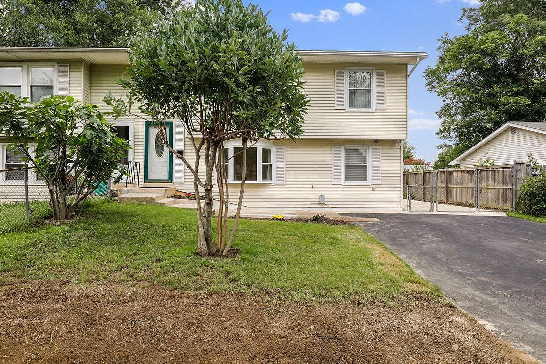 Building Photo - 1322 Farrara Dr
