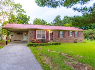 174 Parkway Dr SW, Adairsville, GA 30103