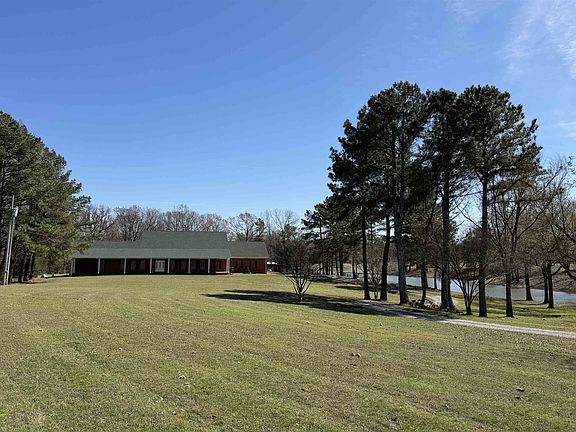 2nd image of 695 Middleburg Rd
