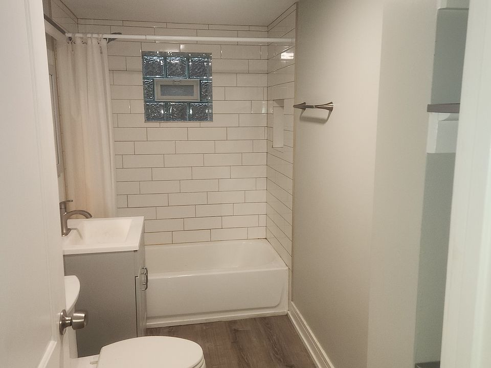 1st image of 5414 W Barry Ave #G