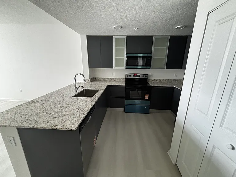 5563 Millenia Park Blvd — Photo 8