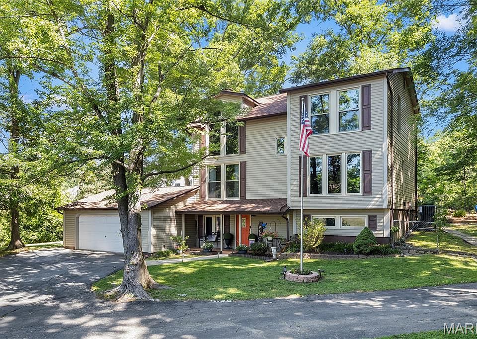 1st image of 11 Hickory Hollow Ln