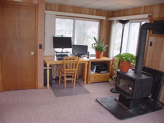 5th image of 227 Essex St