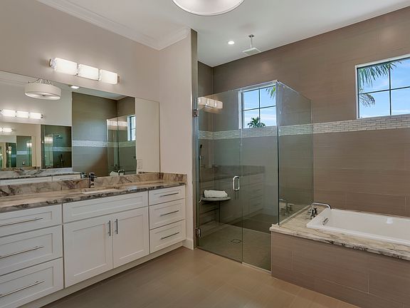 2nd image of 920 Moon Ct