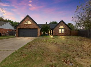 3207 Cliffview Dr, Corinth, TX 76210