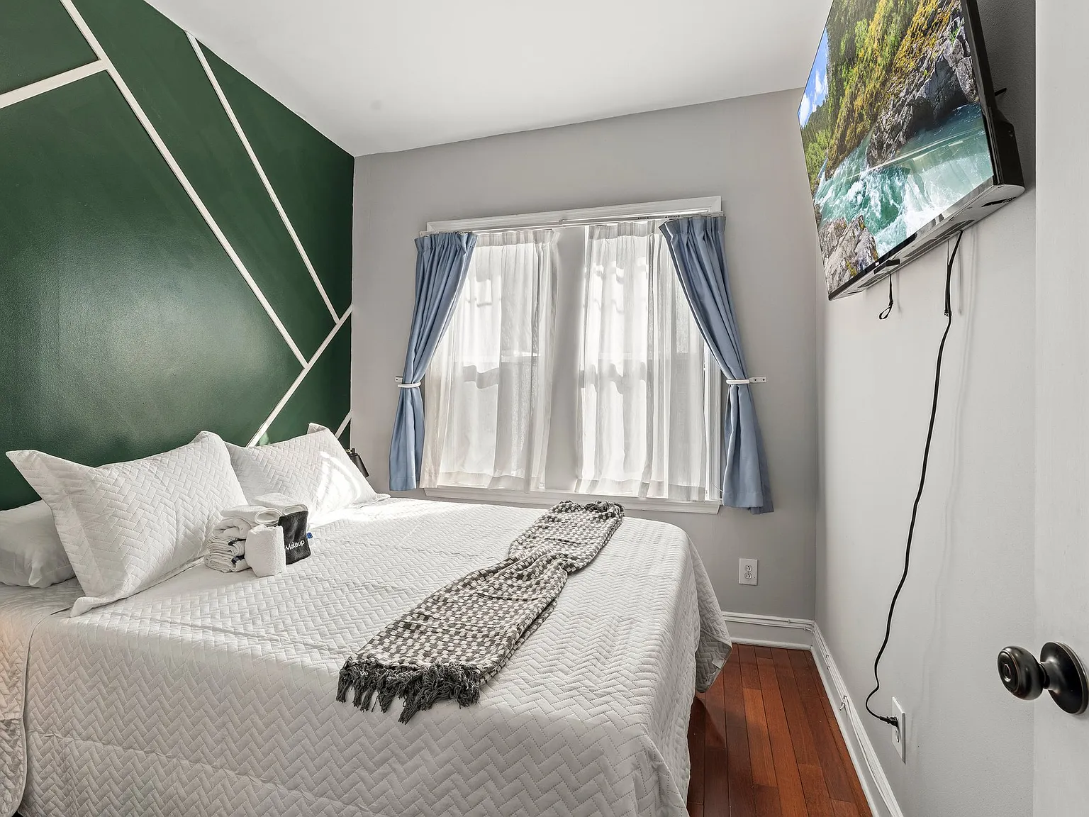 3 bed, 1432 sqft, $2,750 — Photo 2