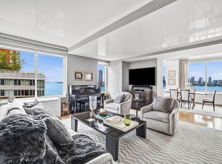 River & Warren, New York, NY 10282