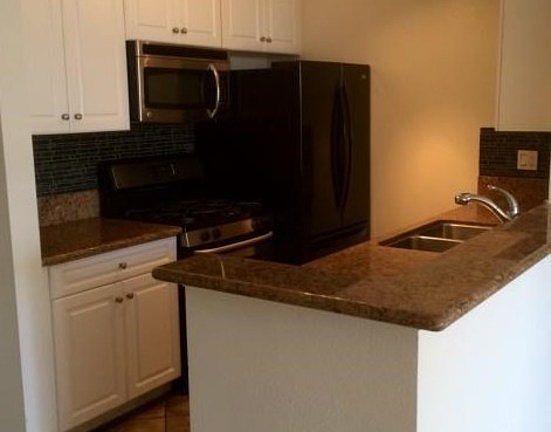5th image of 7320 Hawthorn Ave APT 309