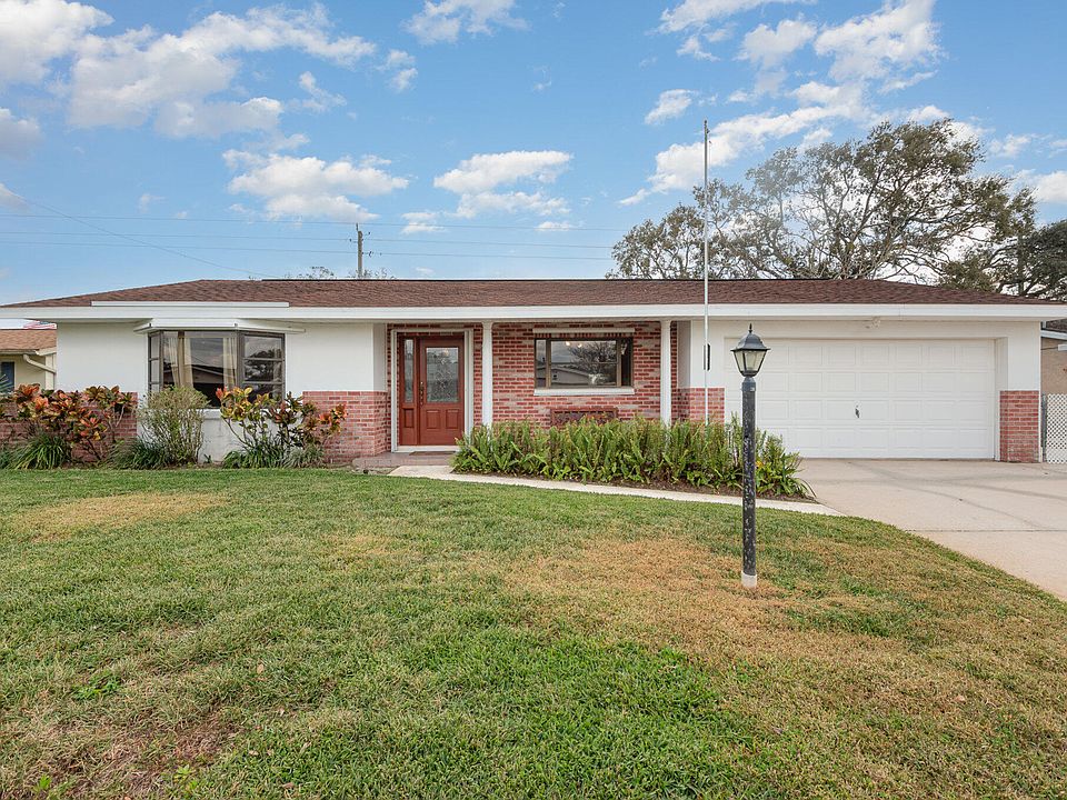 1st image of 2721 Riviera Dr