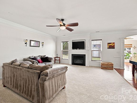 5th image of 2233 Verde Creek Rd