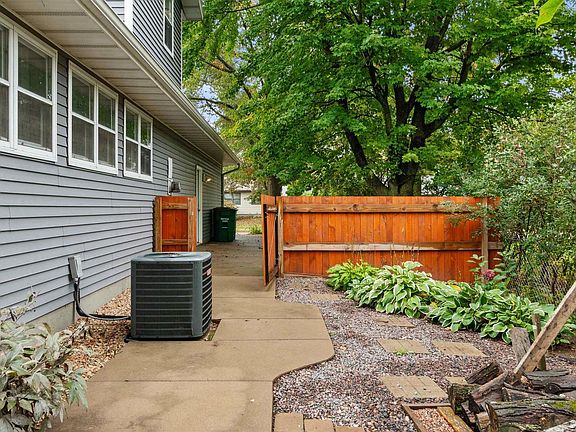 3rd image of 1210 19TH STREET S