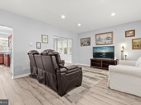 4th image of 2909 Inglewood Ave