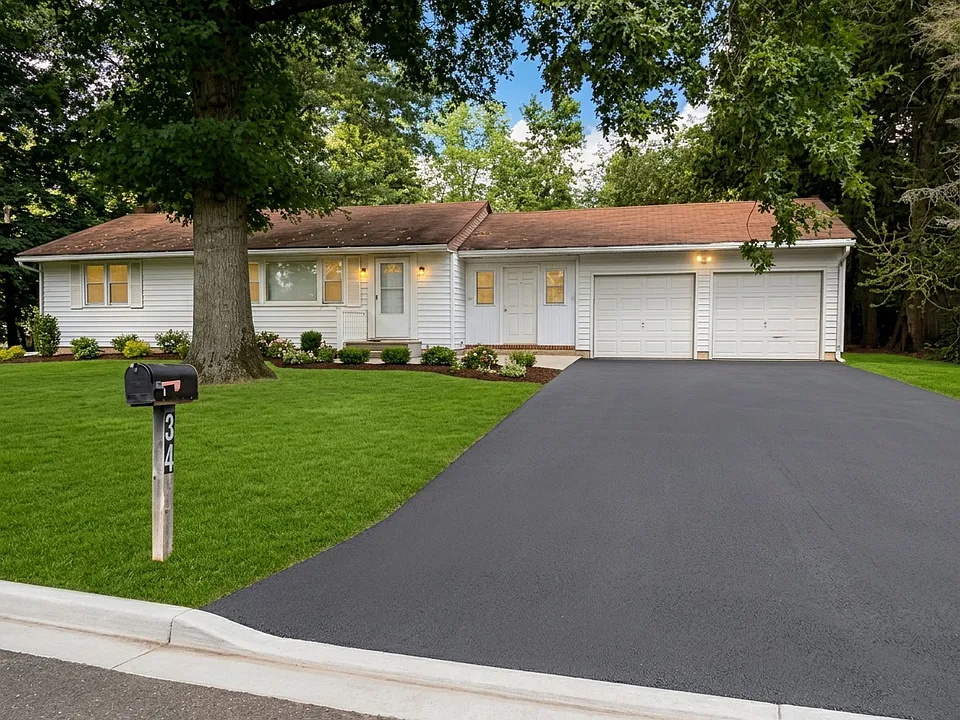 34 Lake Way