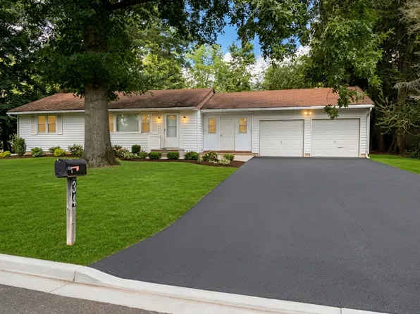34 Lake Way, Piscataway, NJ 08854