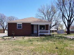 826 N Main St, Garden Plain, KS 67050