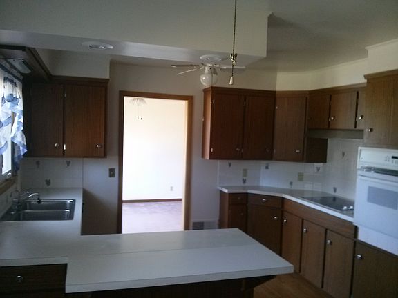 2nd image of 1119 3rd Avenue East