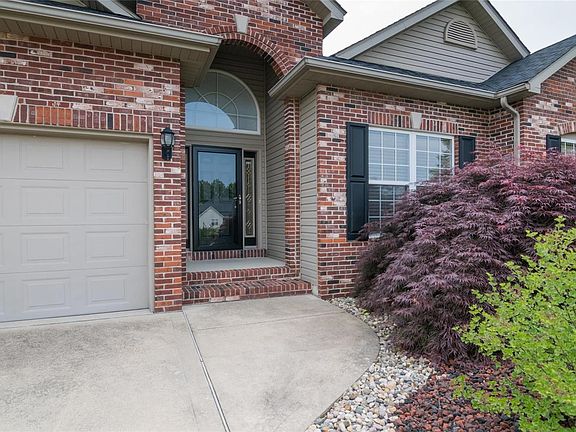2nd image of 257 Fountain Dr