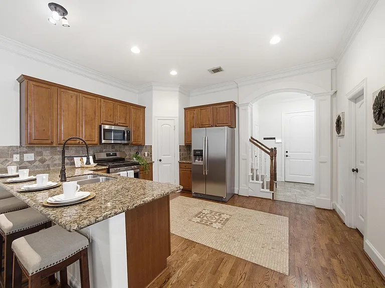 1007 Kern St — Photo 7
