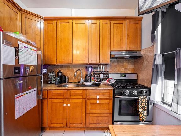 2nd image of 1035 Trinity Ave Floor 2