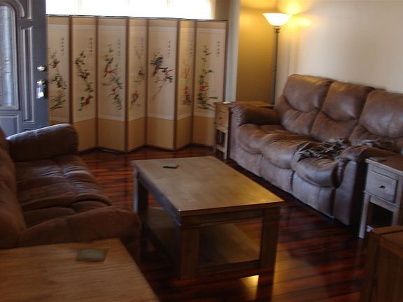 4th image of 914 Freeland Dr