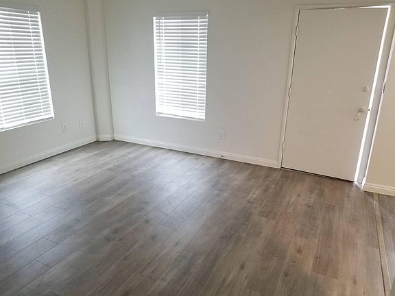 5th image of 5933 Primrose Ave #1/2