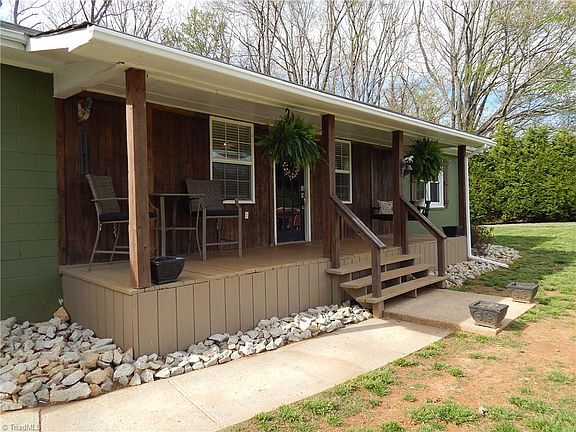 3rd image of 207 Hersey Collins Rd