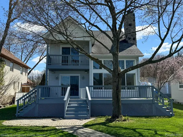 2530 Allen Rd, Ortonville, MI 48462