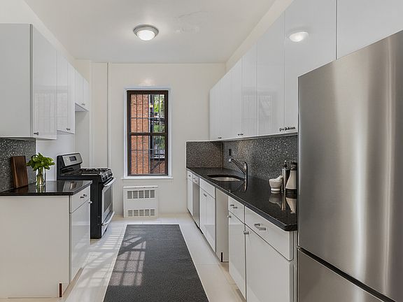 2nd image of 215 W 101st St APT 1C